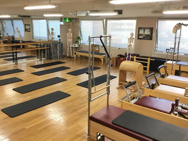 zen place pilates 江坂御堂筋線4番出口「江坂