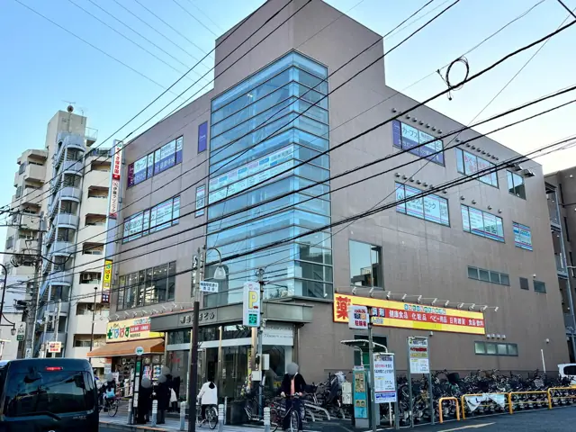 カーブス梅島駅前
